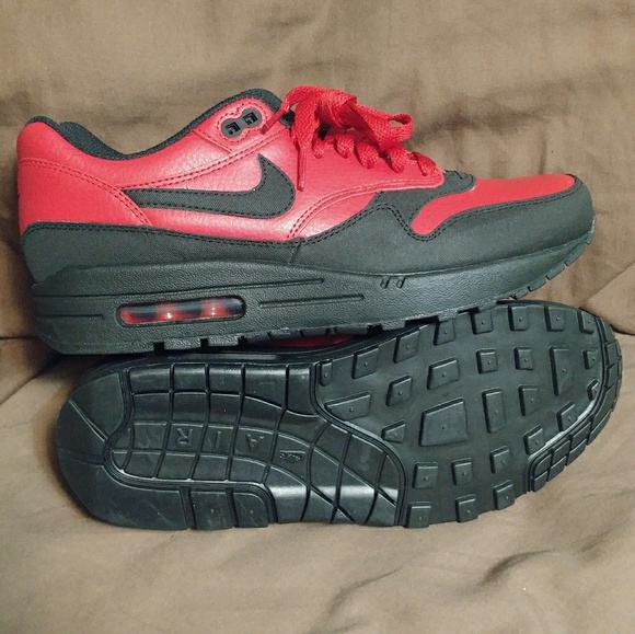 New Nike Air Max 1 LTR Leather Premium BlackRed NWT New Nike Air Max 1 LTR Leather Premium BlackRed NWT
